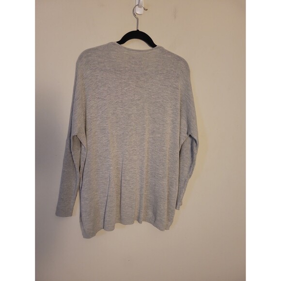 Aritzia Babaton Baylor Grey V-neck Dropped Shoulder Oversized Sweater Sz XS - Picture 4 of 7
